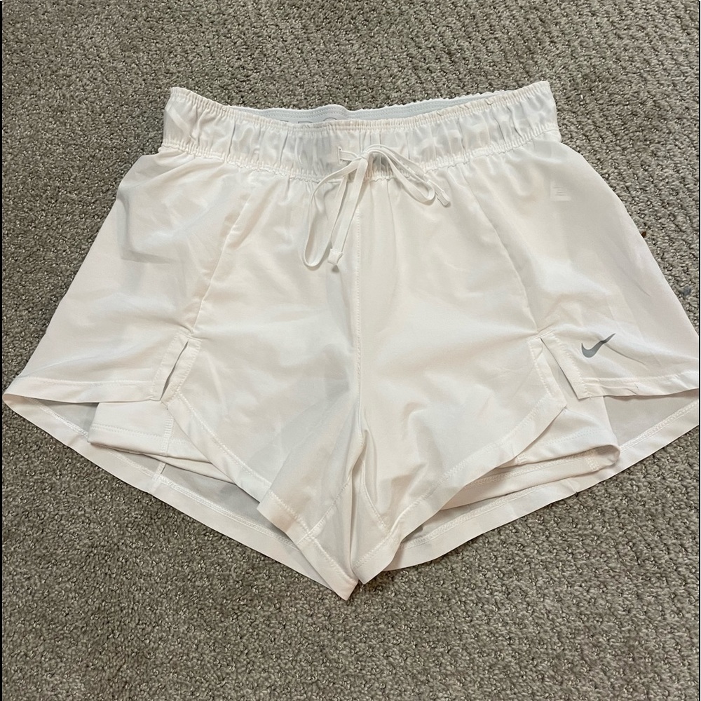 Nike Flex Essential 2-in-1 shorts